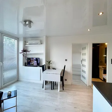 Apartamento Sasi - Cozy For 6 People In Centre Varsóvia